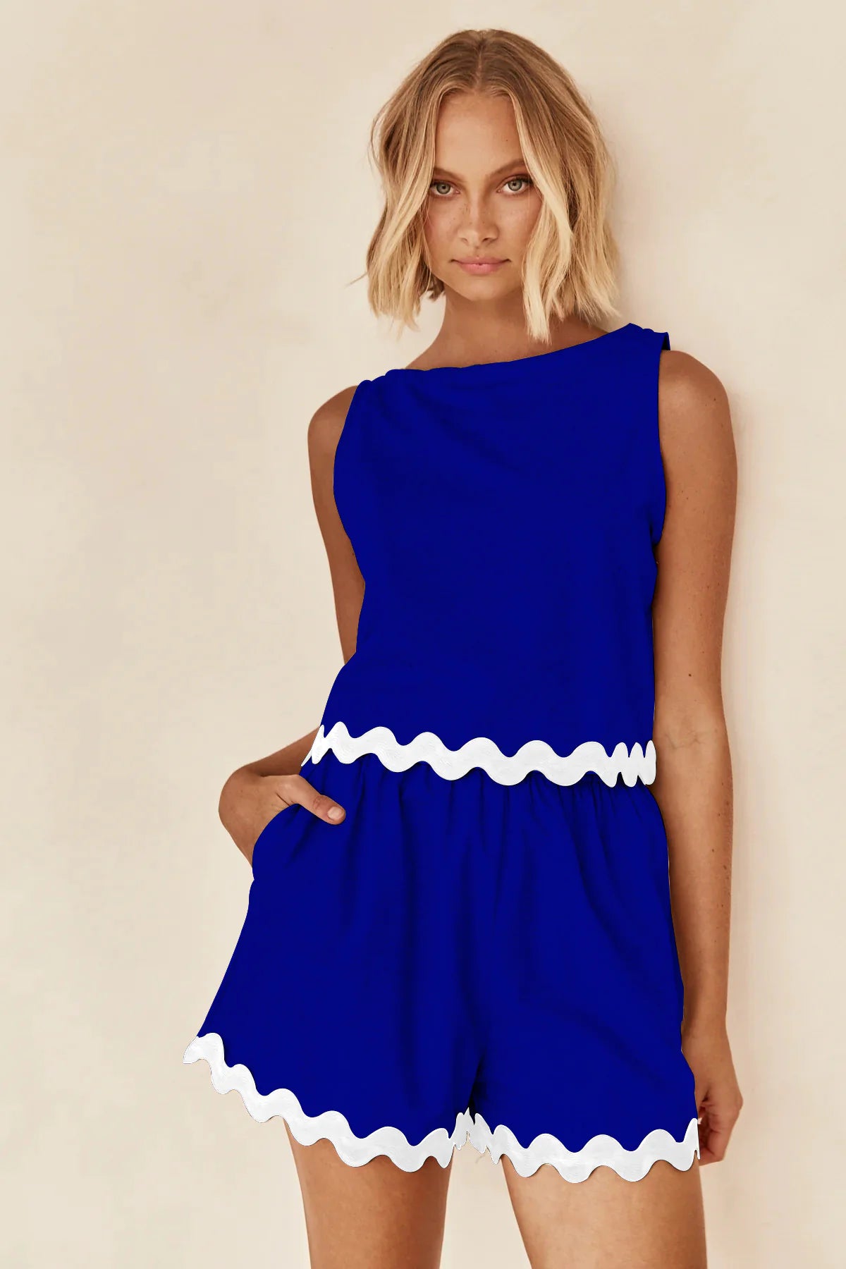 Sleeveless Shorts Suit