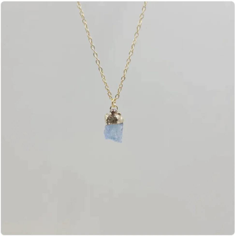 Natural Crystal Pendant Necklace with Stainless Steel Chain