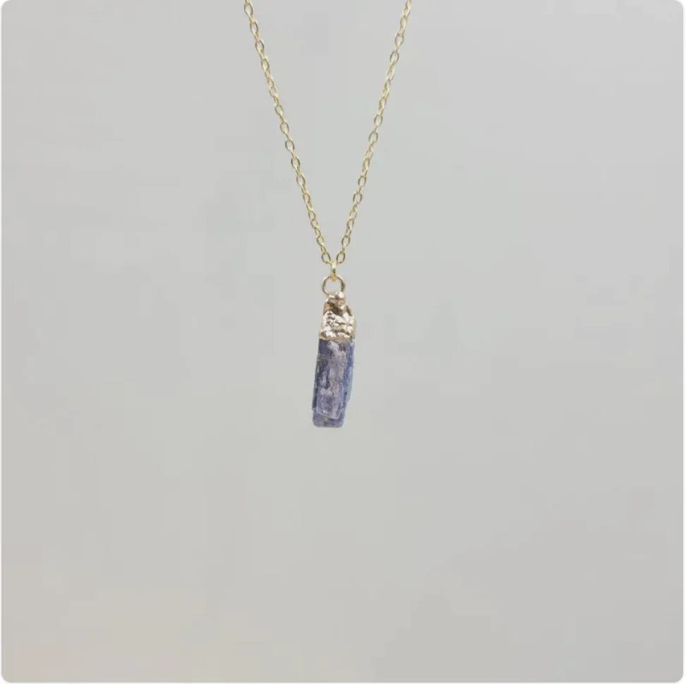 Natural Crystal Pendant Necklace with Stainless Steel Chain