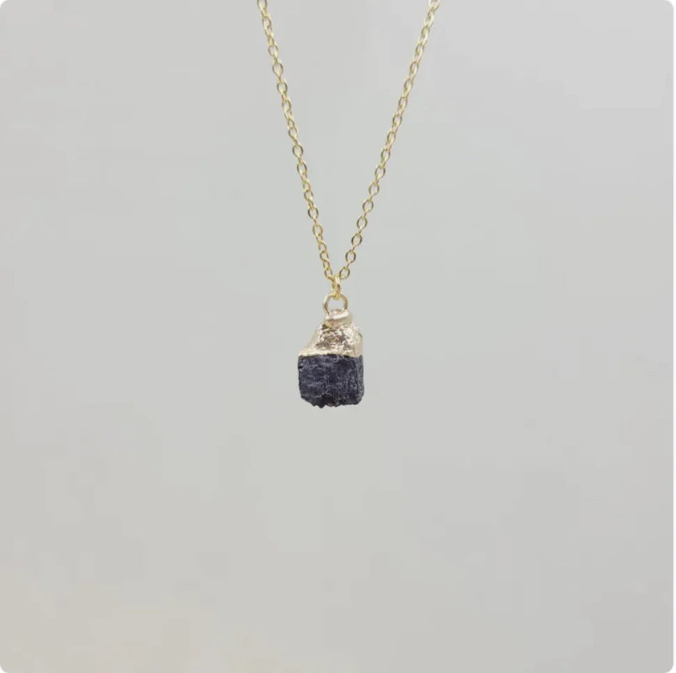 Natural Crystal Pendant Necklace with Stainless Steel Chain
