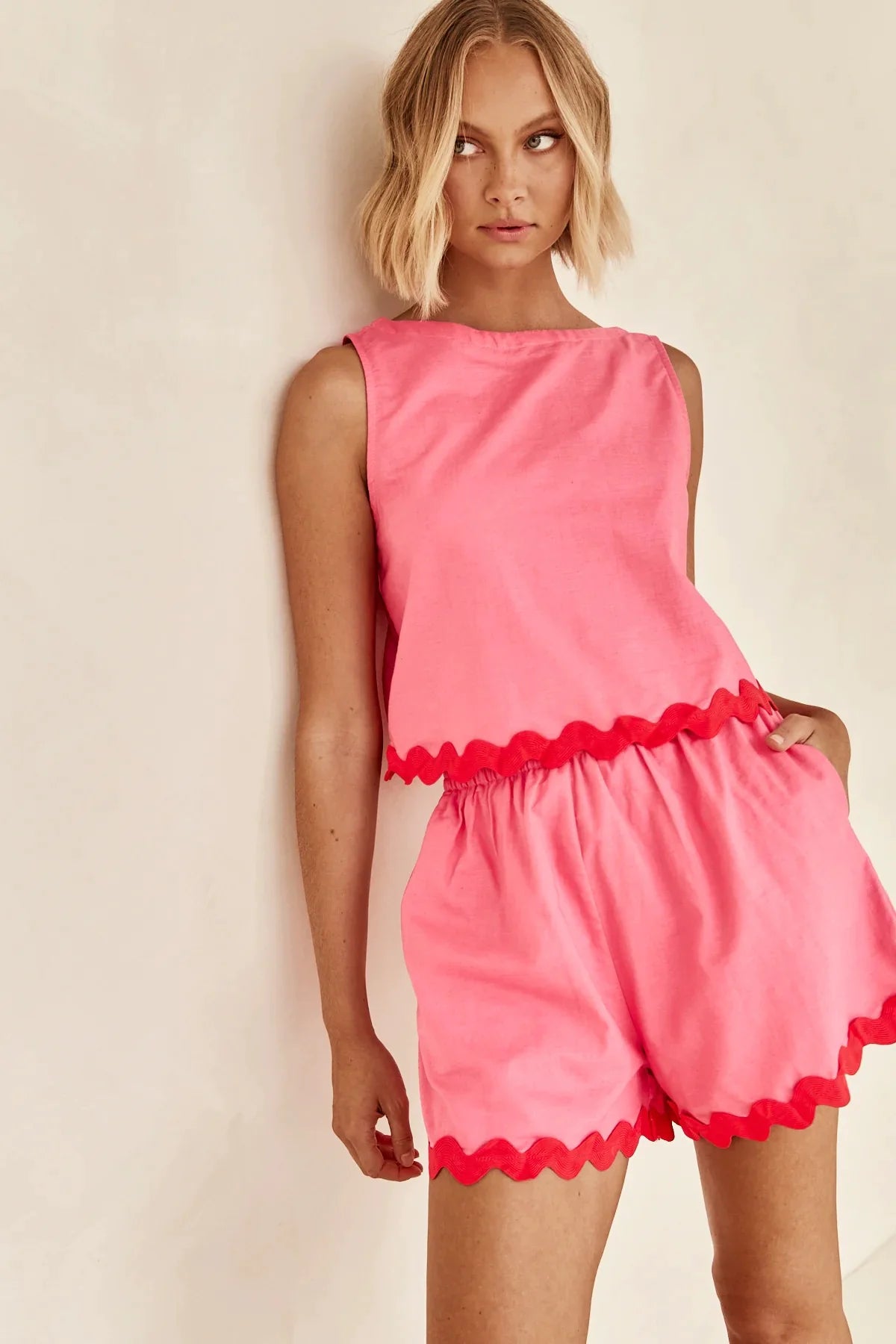 Sleeveless Shorts Suit