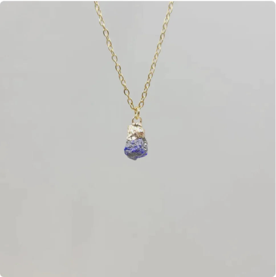 Natural Crystal Pendant Necklace with Stainless Steel Chain