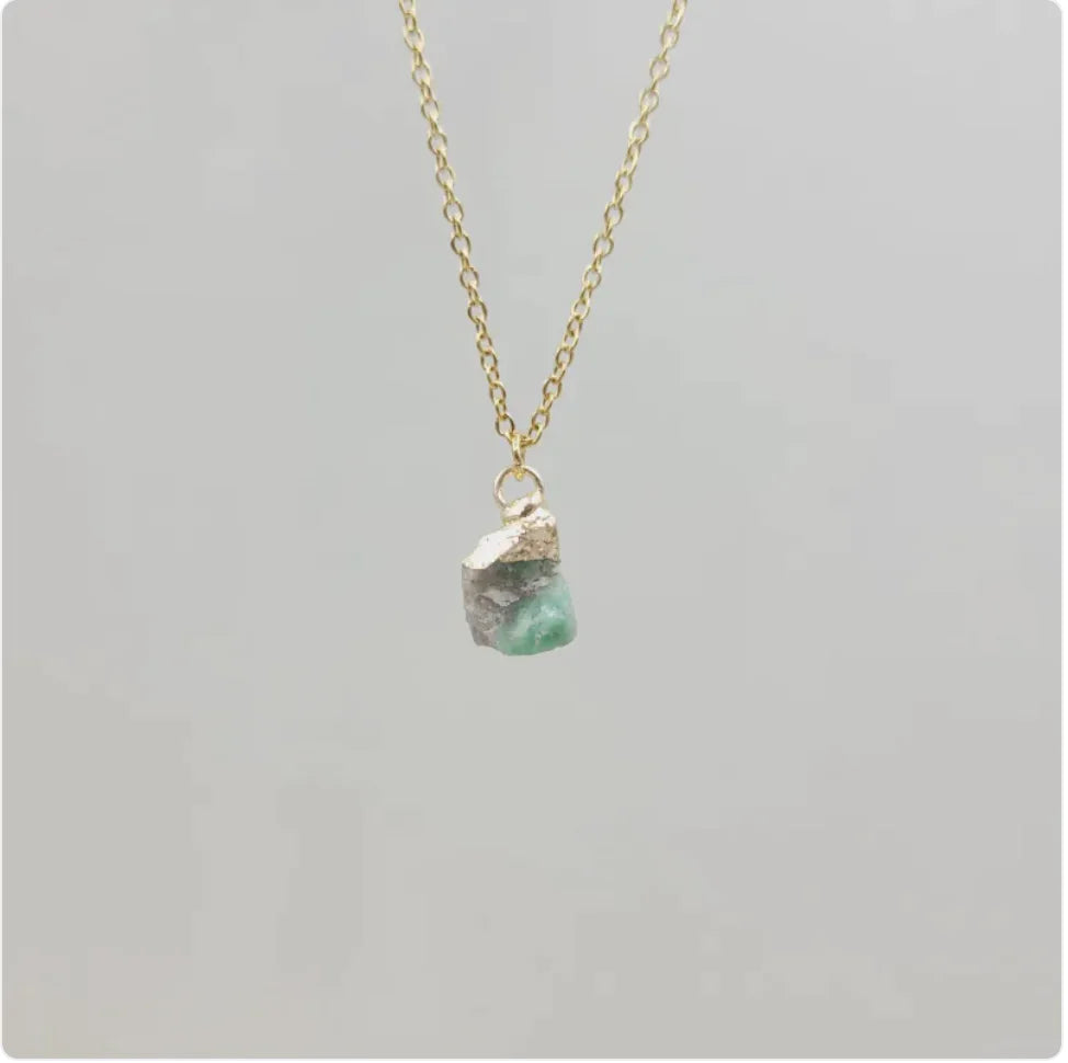 Natural Crystal Pendant Necklace with Stainless Steel Chain